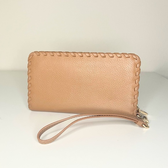 Tory Burch Marion Zip-Around Continental Wallet in tan pebbled leather - Picture 2 of 4